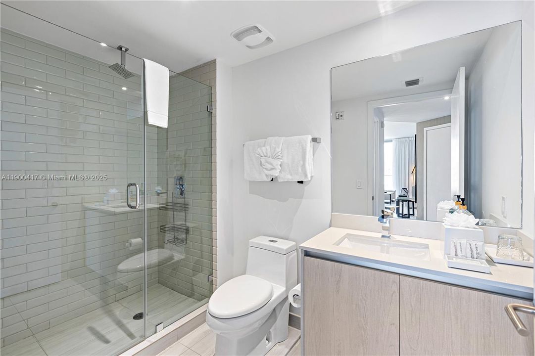 На продажу: $765,000 (2 спален, 2 ванн, 1075 Квадратных фут)