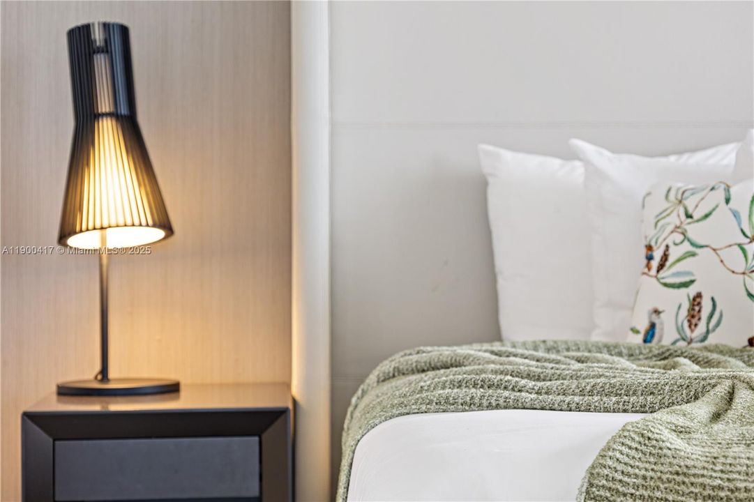 На продажу: $765,000 (2 спален, 2 ванн, 1075 Квадратных фут)