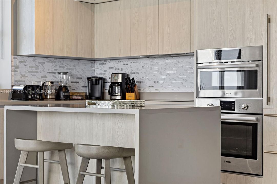 На продажу: $765,000 (2 спален, 2 ванн, 1075 Квадратных фут)