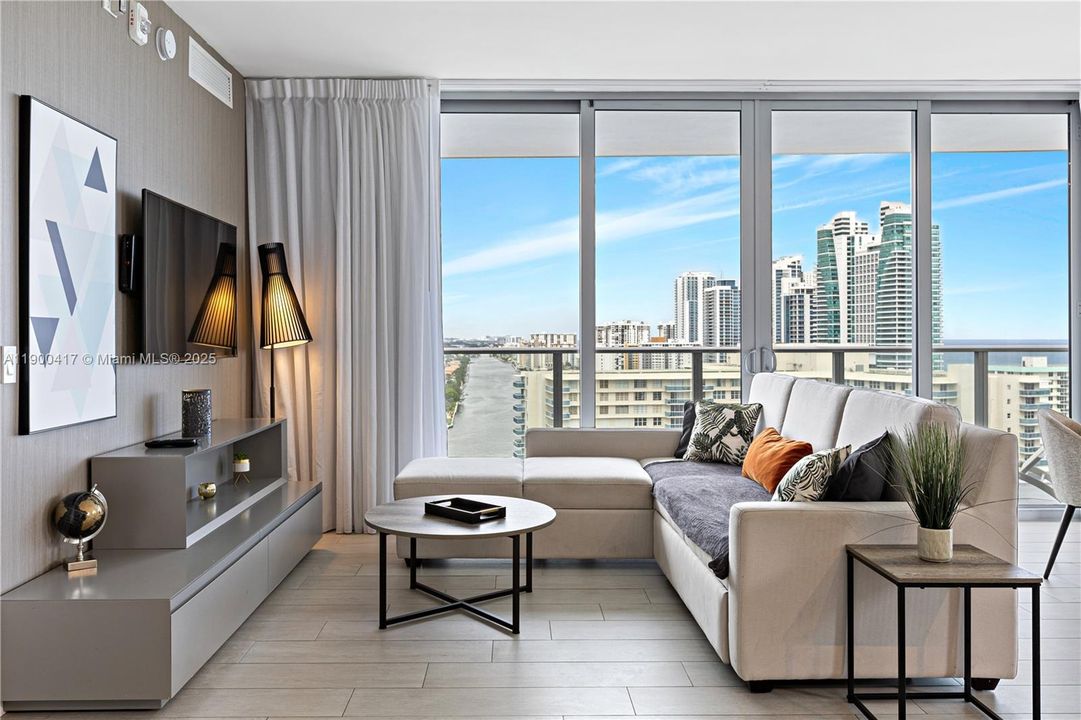 На продажу: $765,000 (2 спален, 2 ванн, 1075 Квадратных фут)