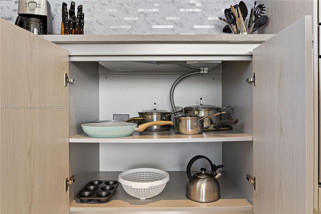 На продажу: $765,000 (2 спален, 2 ванн, 1075 Квадратных фут)