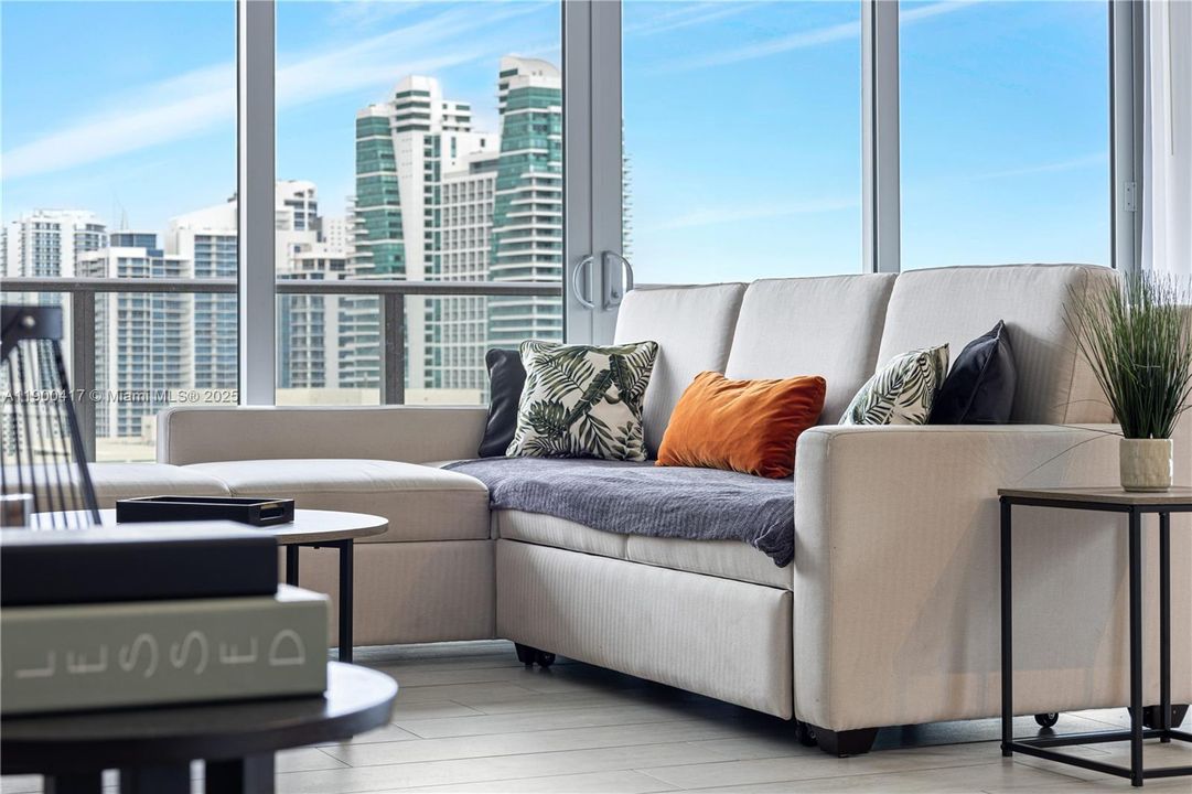 На продажу: $765,000 (2 спален, 2 ванн, 1075 Квадратных фут)