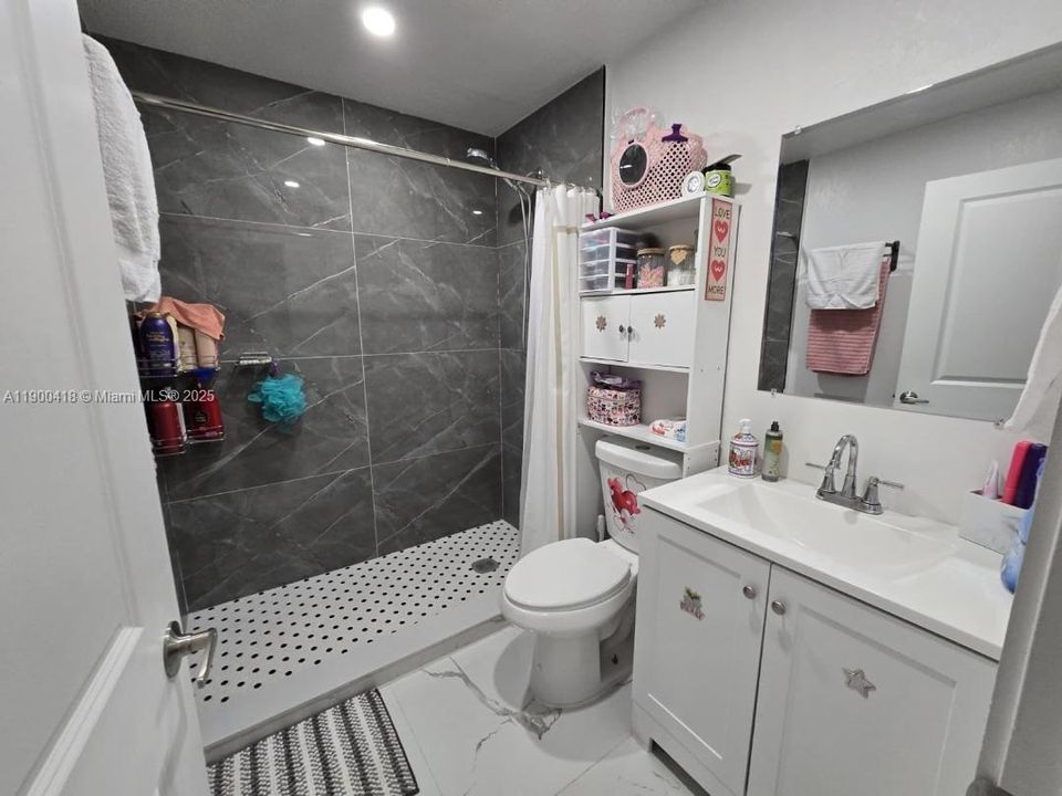 En Venta: $1,195,000 (6 camas, 4 baños, 2657 Pies cuadrados)