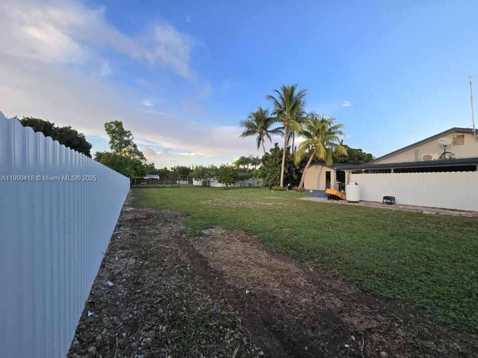 En Venta: $1,195,000 (6 camas, 4 baños, 2657 Pies cuadrados)