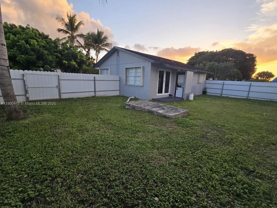 En Venta: $1,195,000 (6 camas, 4 baños, 2657 Pies cuadrados)