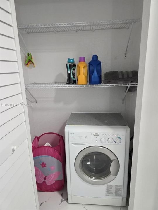 En Venta: $1,195,000 (6 camas, 4 baños, 2657 Pies cuadrados)