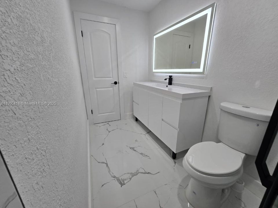 En Venta: $1,195,000 (6 camas, 4 baños, 2657 Pies cuadrados)