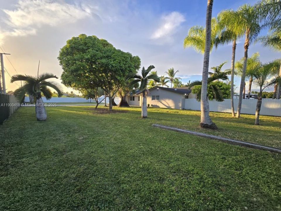 En Venta: $1,195,000 (6 camas, 4 baños, 2657 Pies cuadrados)