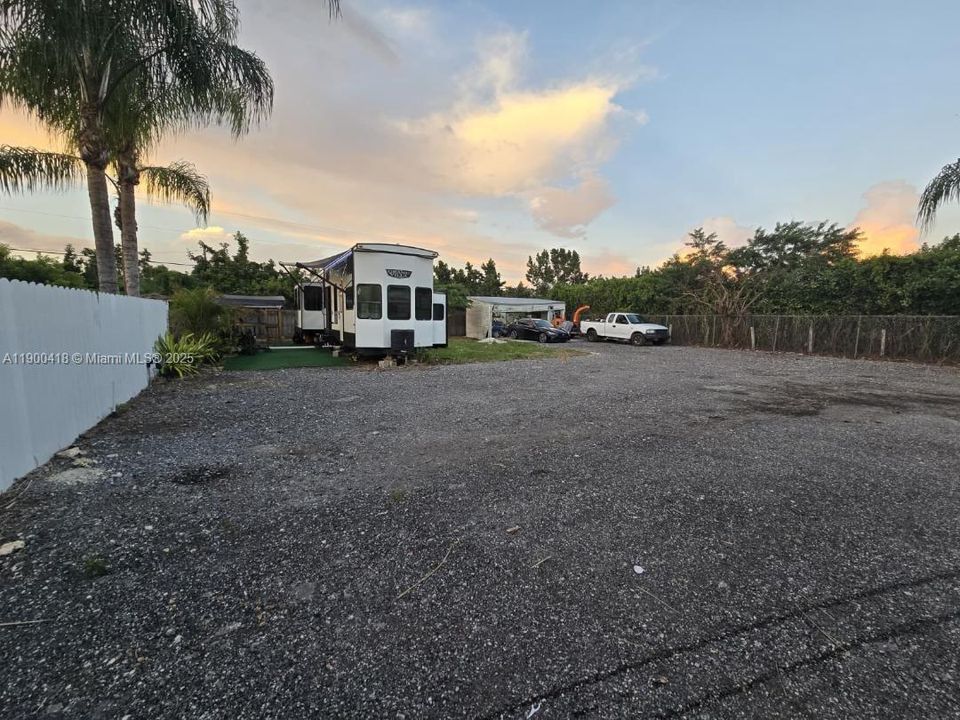 En Venta: $1,195,000 (6 camas, 4 baños, 2657 Pies cuadrados)