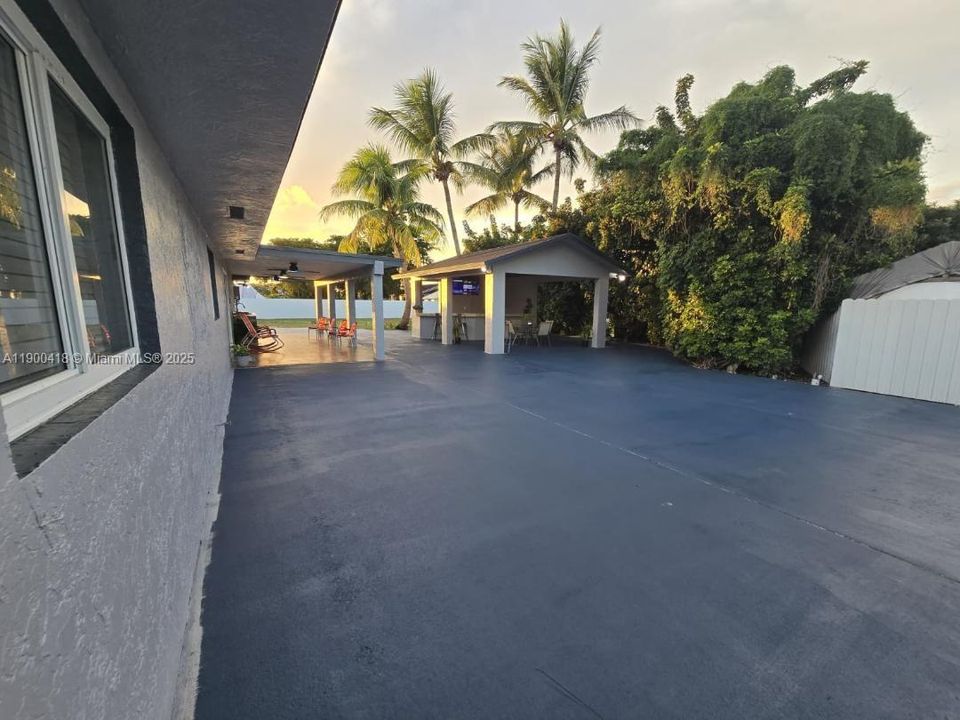 En Venta: $1,195,000 (6 camas, 4 baños, 2657 Pies cuadrados)