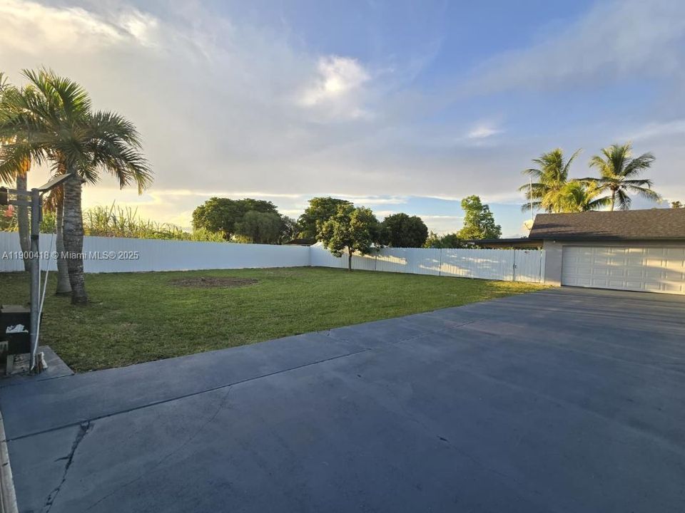 En Venta: $1,195,000 (6 camas, 4 baños, 2657 Pies cuadrados)