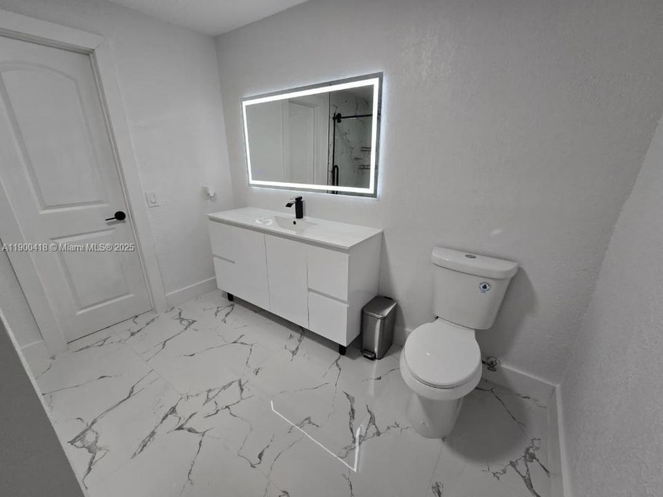 En Venta: $1,195,000 (6 camas, 4 baños, 2657 Pies cuadrados)