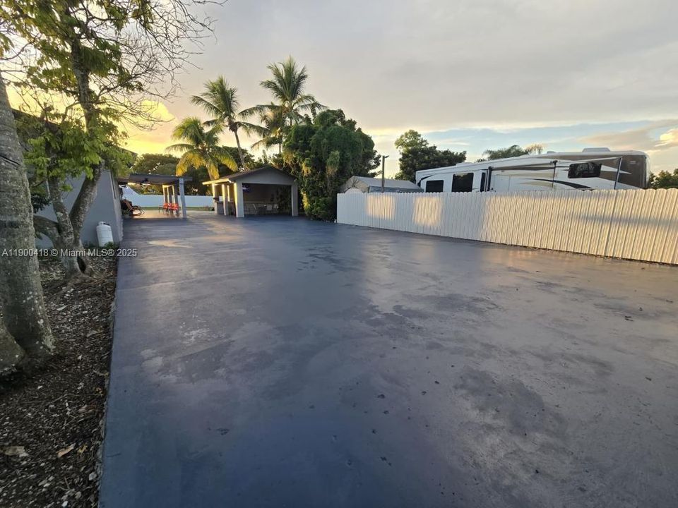 En Venta: $1,195,000 (6 camas, 4 baños, 2657 Pies cuadrados)