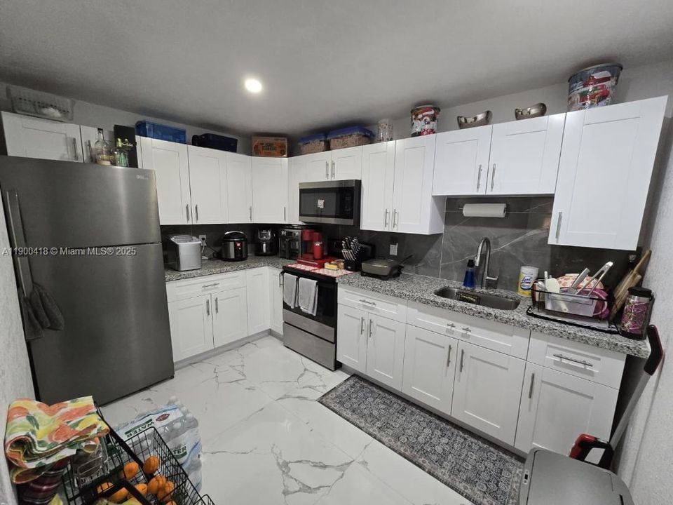 En Venta: $1,195,000 (6 camas, 4 baños, 2657 Pies cuadrados)