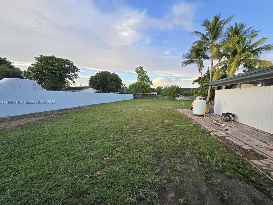 En Venta: $1,195,000 (6 camas, 4 baños, 2657 Pies cuadrados)