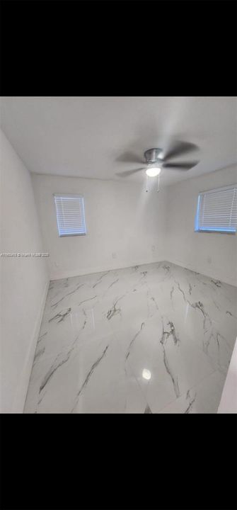 En Venta: $1,195,000 (6 camas, 4 baños, 2657 Pies cuadrados)