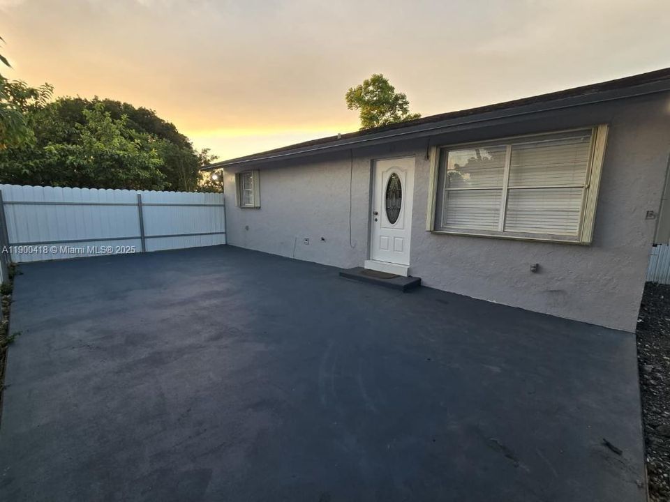 En Venta: $1,195,000 (6 camas, 4 baños, 2657 Pies cuadrados)