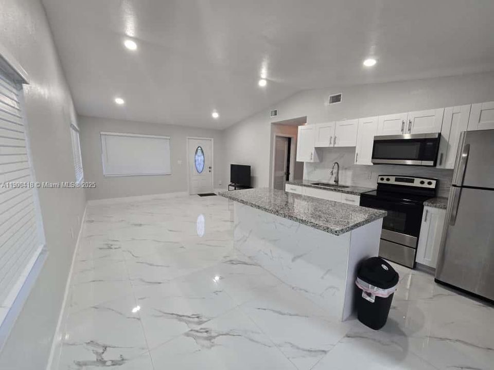 En Venta: $1,195,000 (6 camas, 4 baños, 2657 Pies cuadrados)