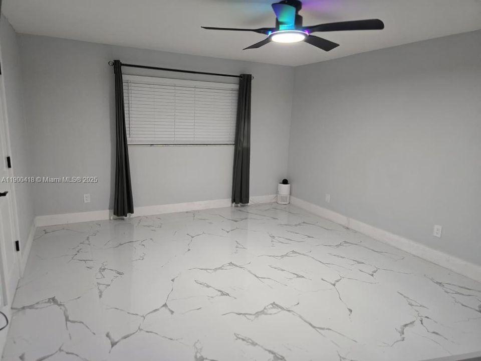 En Venta: $1,195,000 (6 camas, 4 baños, 2657 Pies cuadrados)