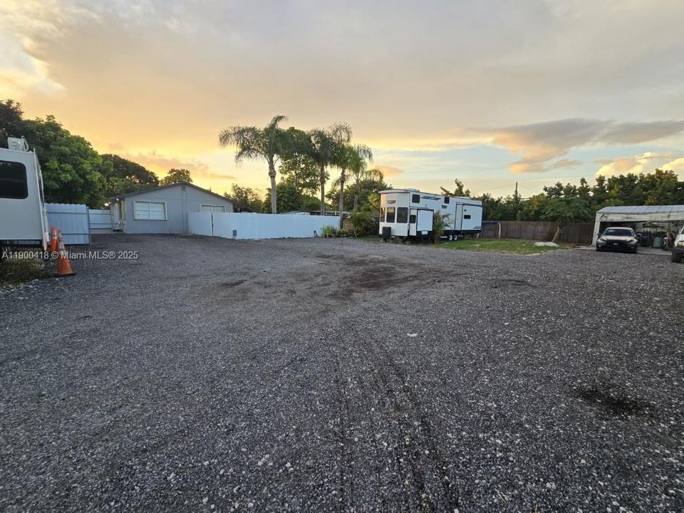 En Venta: $1,195,000 (6 camas, 4 baños, 2657 Pies cuadrados)