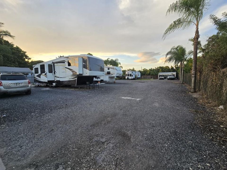 En Venta: $1,195,000 (6 camas, 4 baños, 2657 Pies cuadrados)