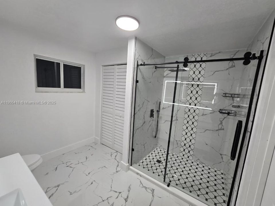 En Venta: $1,195,000 (6 camas, 4 baños, 2657 Pies cuadrados)