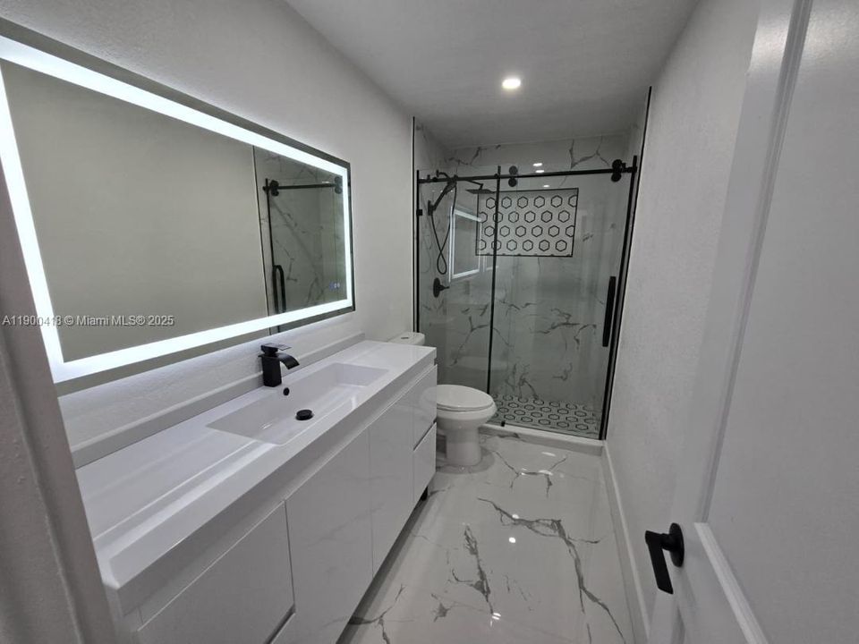 En Venta: $1,195,000 (6 camas, 4 baños, 2657 Pies cuadrados)