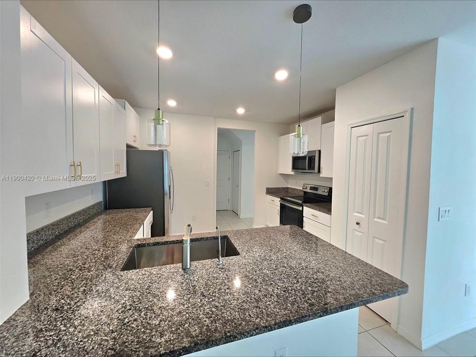 For Rent: $2,400 (3 beds, 2 baths, 0 Square Feet)