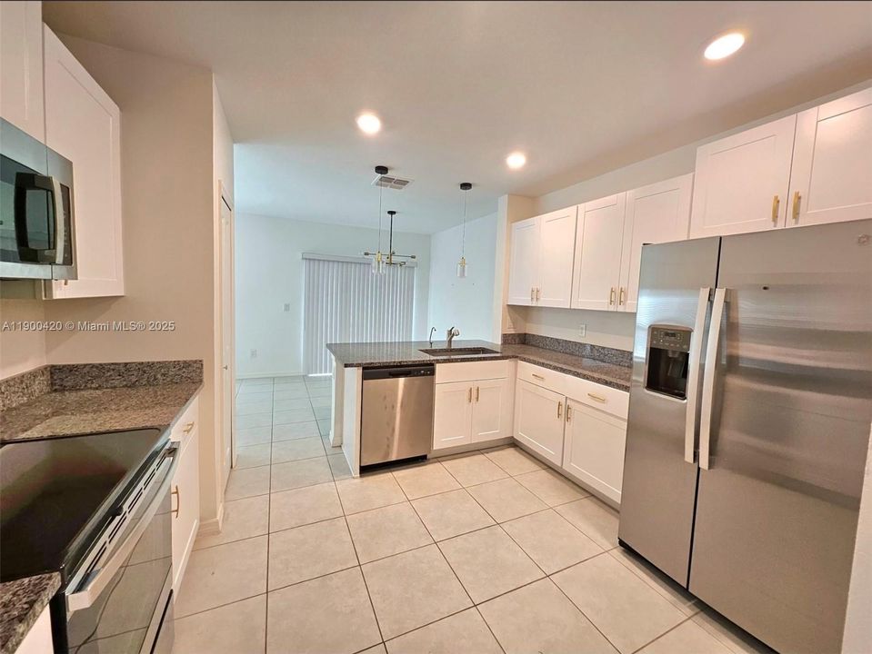 For Rent: $2,400 (3 beds, 2 baths, 0 Square Feet)