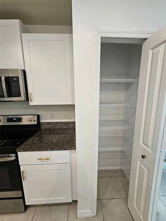 For Rent: $2,400 (3 beds, 2 baths, 0 Square Feet)