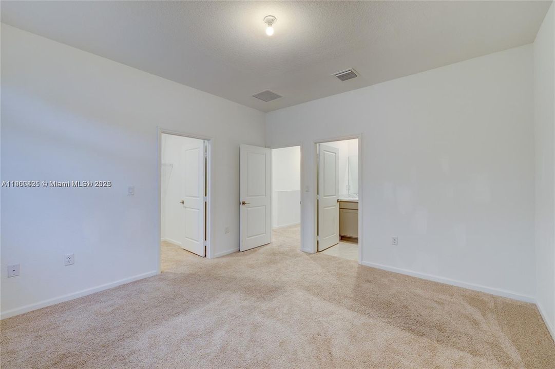 En Renta: $2,600 (3 camas, 2 baños, 1466 Pies cuadrados)