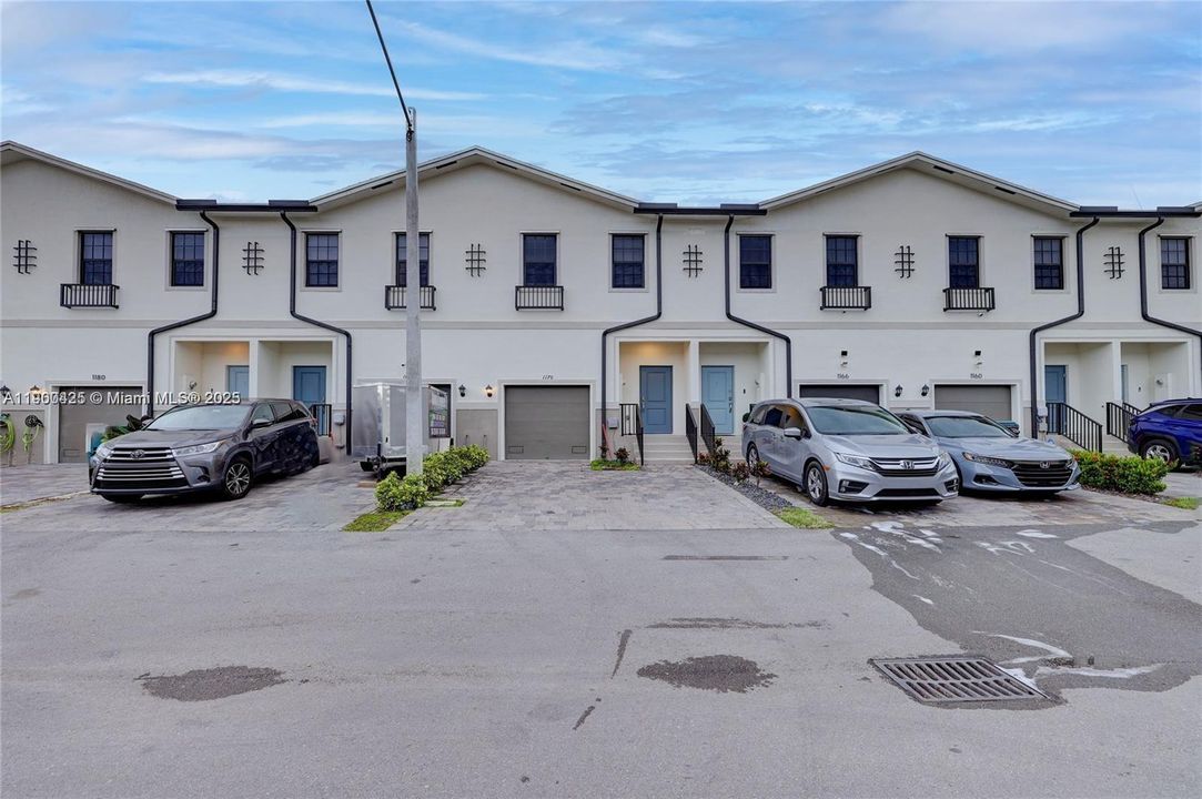 En Renta: $2,600 (3 camas, 2 baños, 1466 Pies cuadrados)