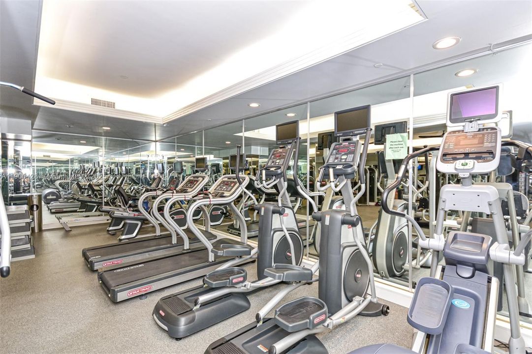 На продажу: $2,950,000 (2 спален, 2 ванн, 2210 Квадратных фут)