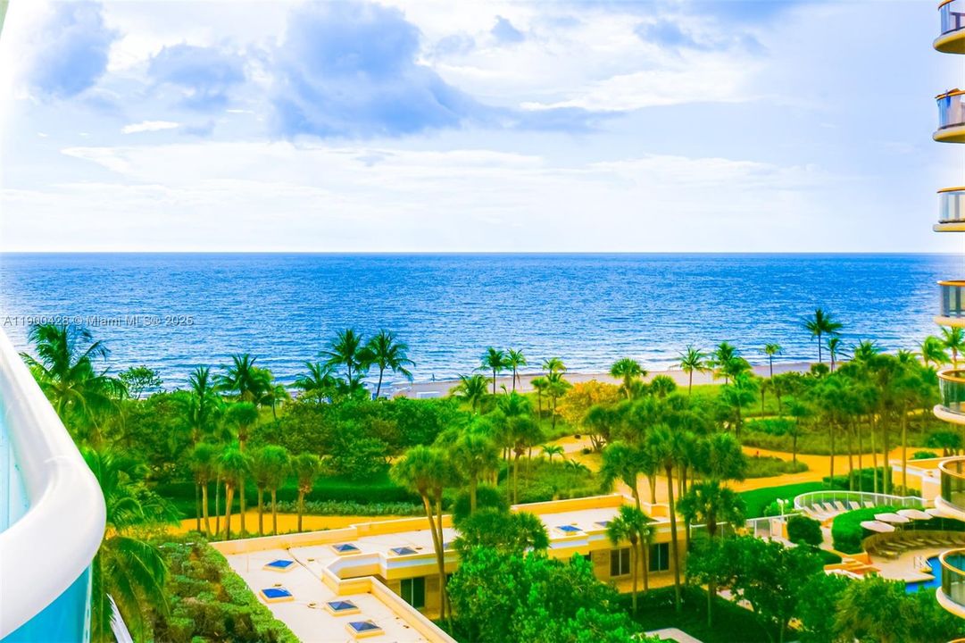 На продажу: $2,950,000 (2 спален, 2 ванн, 2210 Квадратных фут)