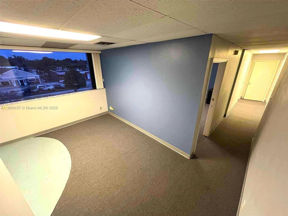 出租: $1,900 (0 贝兹, 0 浴室, 0 平方英尺)