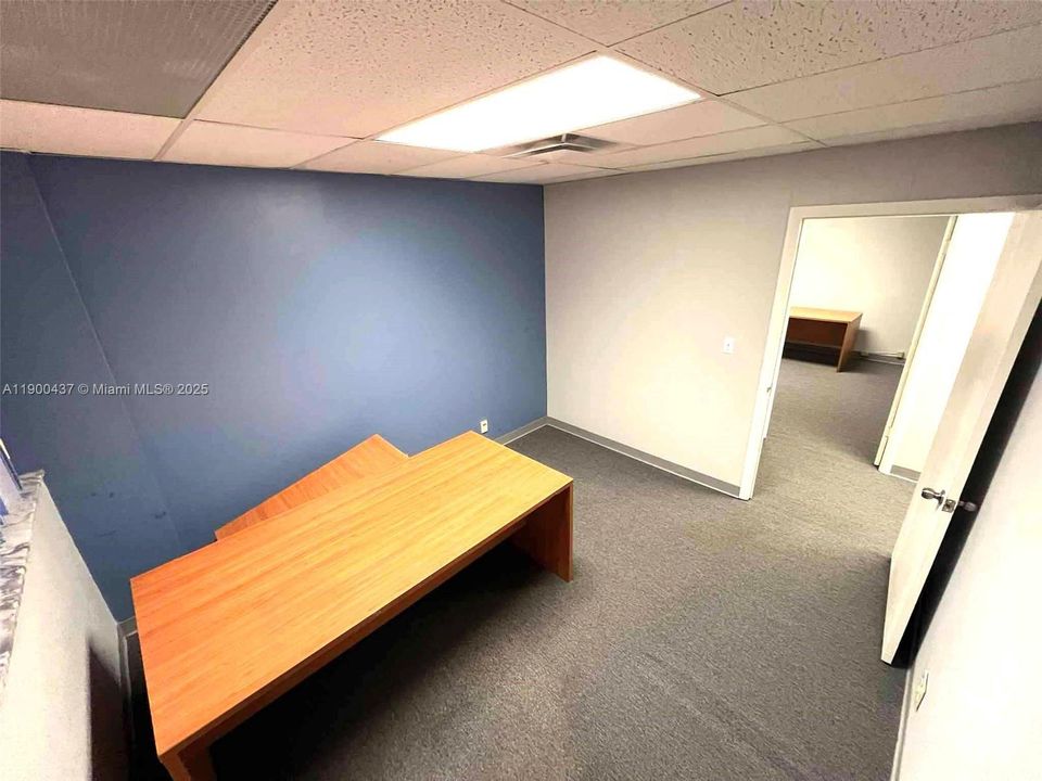 出租: $1,900 (0 贝兹, 0 浴室, 0 平方英尺)