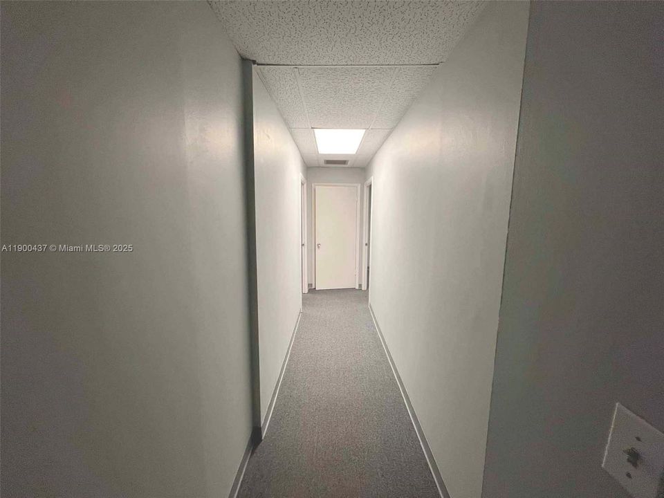 出租: $1,900 (0 贝兹, 0 浴室, 0 平方英尺)