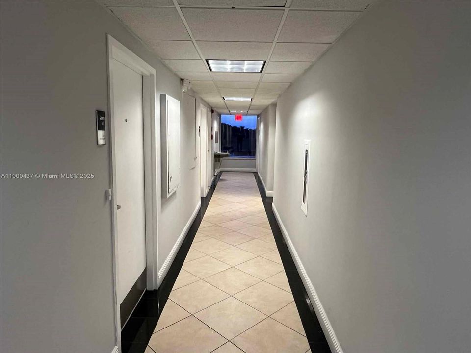 出租: $1,900 (0 贝兹, 0 浴室, 0 平方英尺)