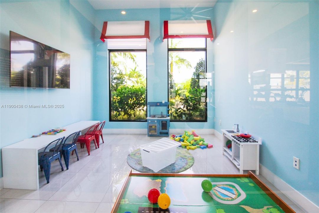 Active With Contract: $815,000 (4 beds, 3 baths, 2654 Square Feet)