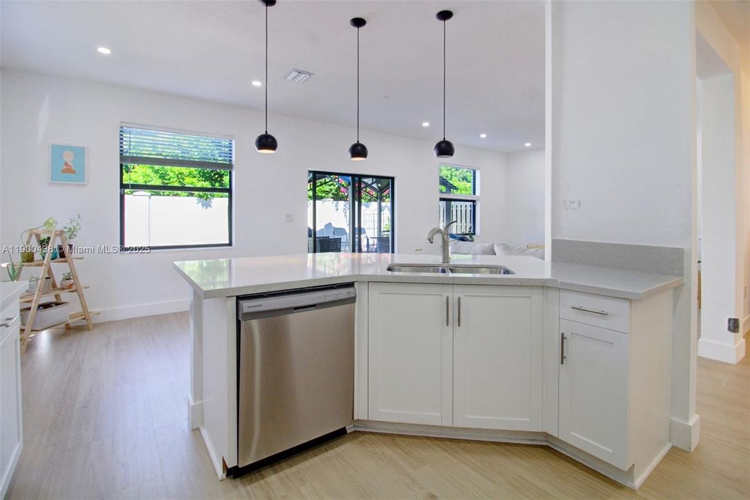 Active With Contract: $815,000 (4 beds, 3 baths, 2654 Square Feet)