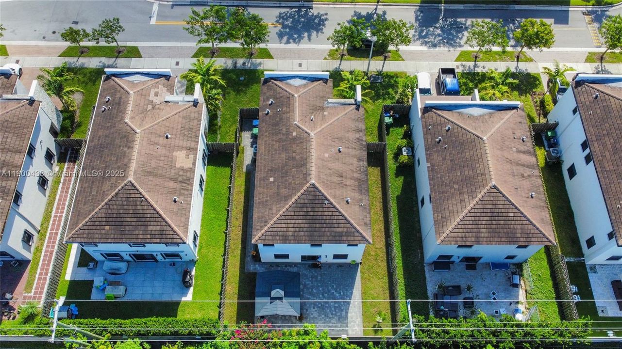 Active With Contract: $815,000 (4 beds, 3 baths, 2654 Square Feet)