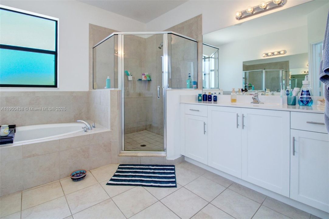 Active With Contract: $815,000 (4 beds, 3 baths, 2654 Square Feet)