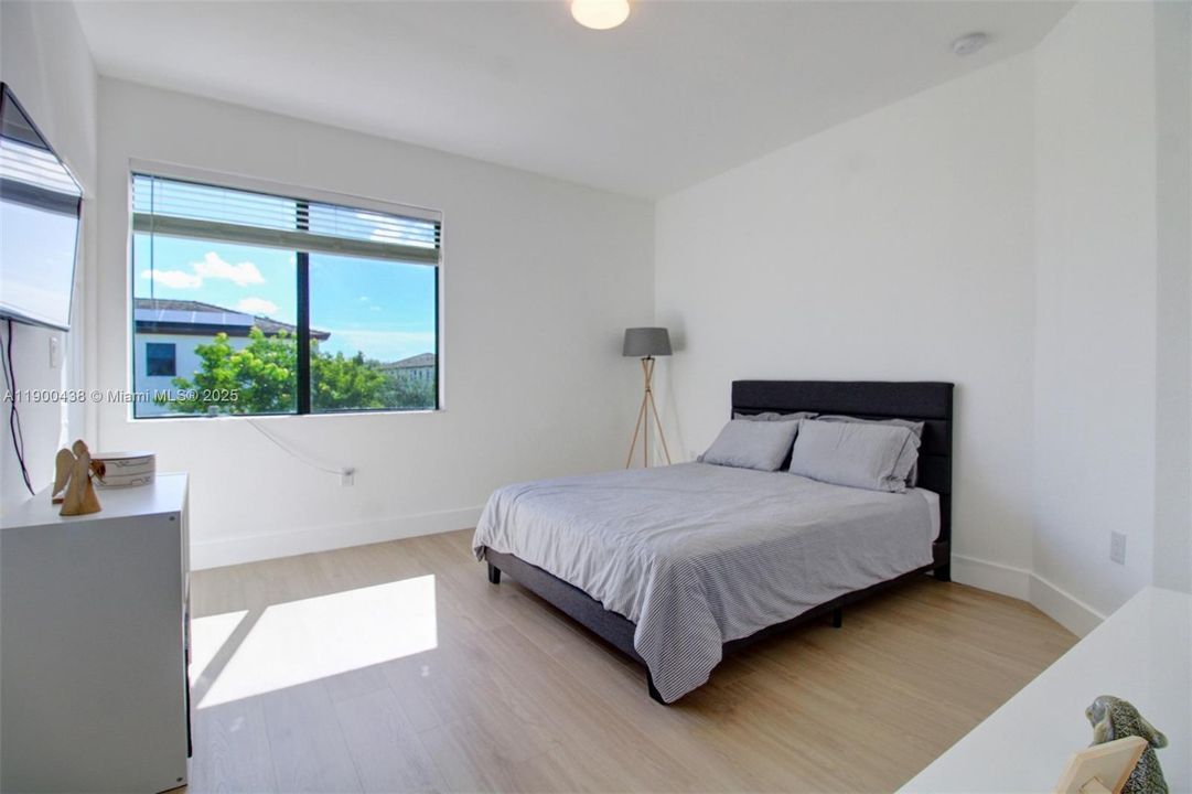 Active With Contract: $815,000 (4 beds, 3 baths, 2654 Square Feet)