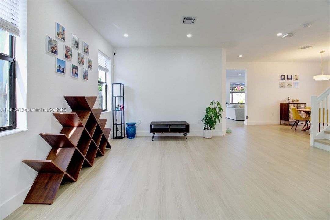 Active With Contract: $815,000 (4 beds, 3 baths, 2654 Square Feet)