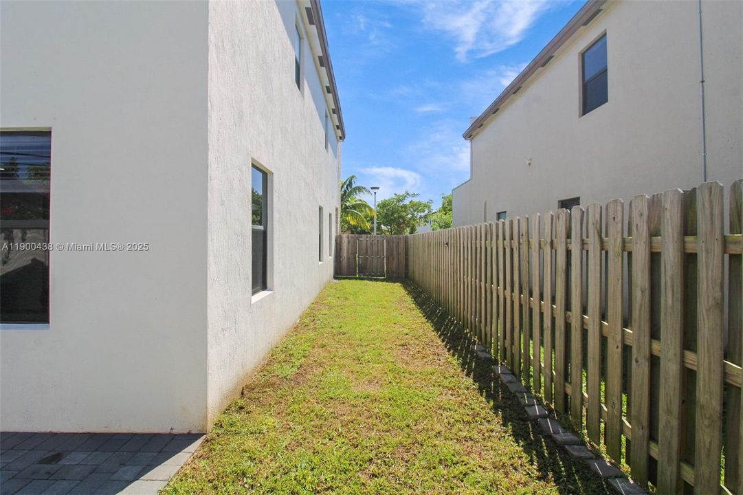 Active With Contract: $815,000 (4 beds, 3 baths, 2654 Square Feet)