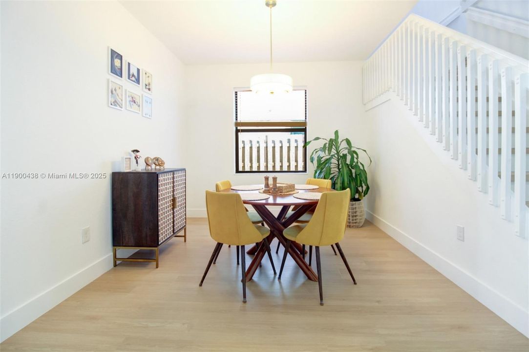 Active With Contract: $815,000 (4 beds, 3 baths, 2654 Square Feet)