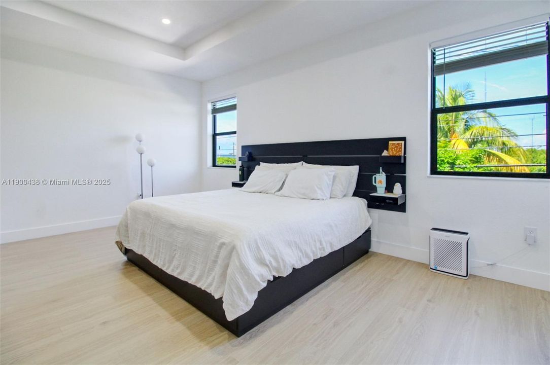 Active With Contract: $815,000 (4 beds, 3 baths, 2654 Square Feet)