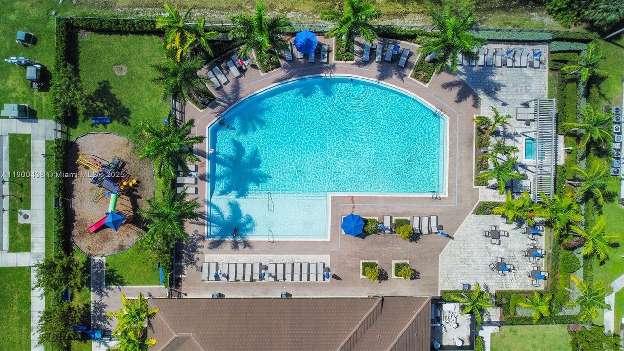 Active With Contract: $815,000 (4 beds, 3 baths, 2654 Square Feet)