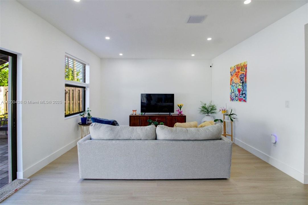 Active With Contract: $815,000 (4 beds, 3 baths, 2654 Square Feet)