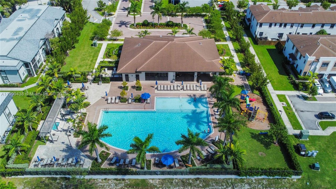 Active With Contract: $815,000 (4 beds, 3 baths, 2654 Square Feet)